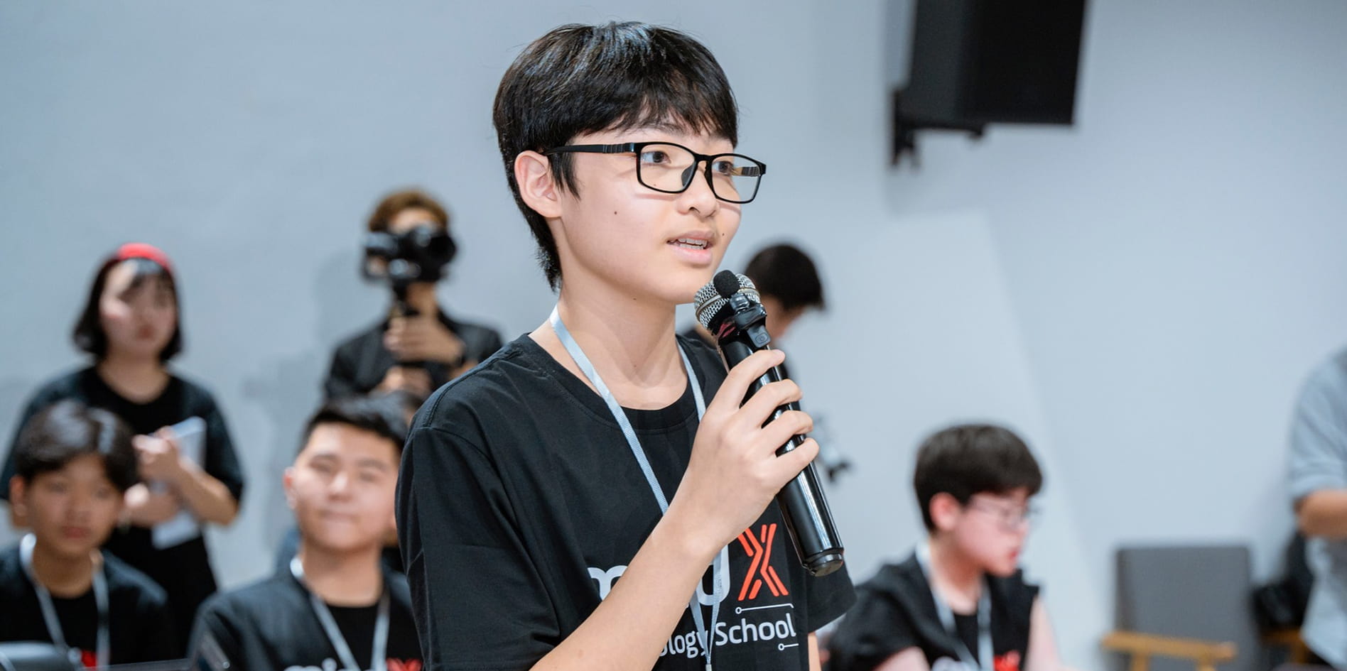 Học viên MindX thuyết trình trong chương trình thực tập chuyên môn.